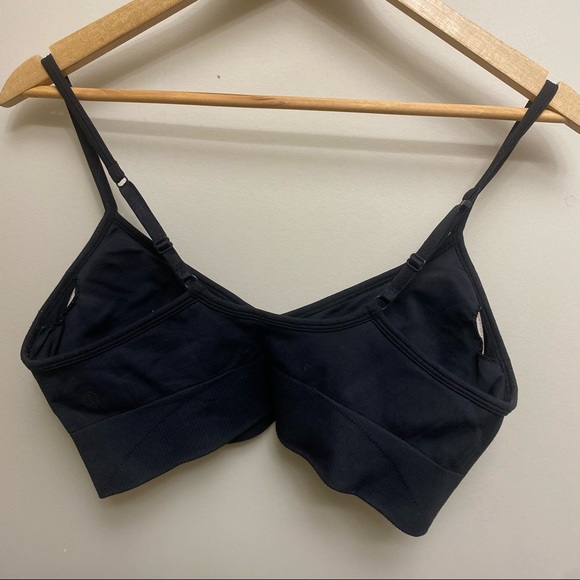 Ebb to street bra lululemon in a size 12. - Picture 2 of 3